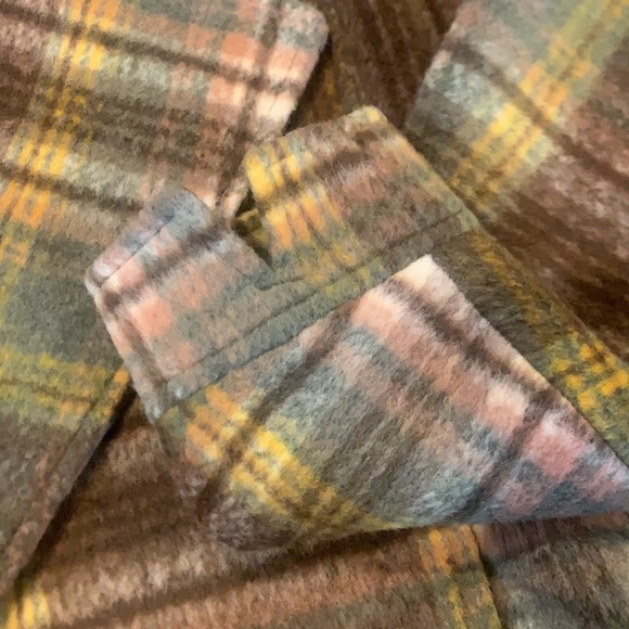 Greylin Lawrence plaid Shacket with pockets - Picture 5 of 10